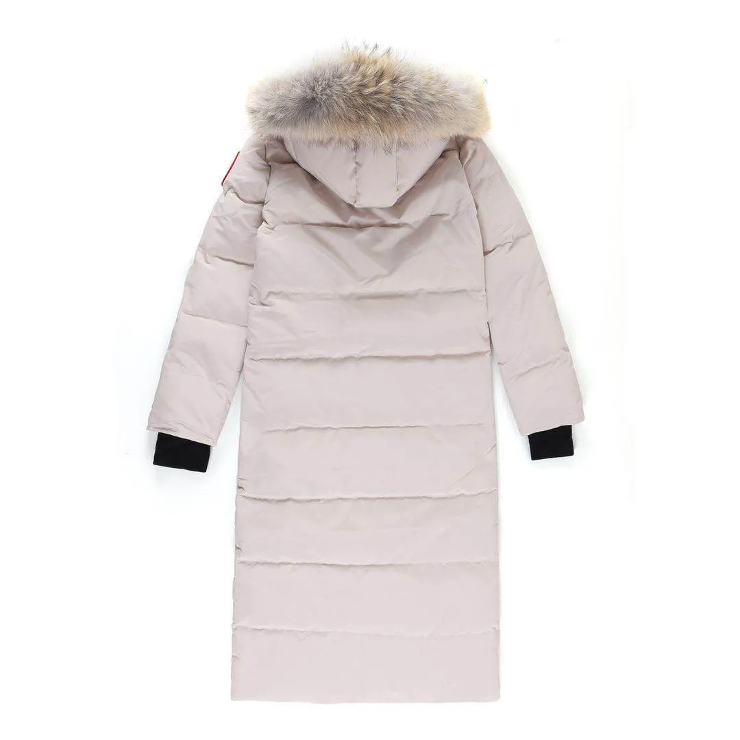 P760 Canada Goose Canada Goose #Mystique 3035LB extended parka down jacket/22 styles #women# ➖ Genuine synchronous anti-counterfeiting chip sensor! ➖ Imported 21-count polyester-cotton blended original fabric [last year’s 16-count/18-count hard fabrics have been completely eliminated, this year all use 21-count genuine synchronous fabrics, the soft mid-strap feels delicate and textured], genuine synchronous Feather-Light 10D waterproof coating fabric, made of 84.5 polyester fiber and 15.5 cotton, 100% the best feel in the entire network! ➖ The genuine official website is synchronized with the international standard 90 velvet! ➖ Using the best nylon lining with double double-layer sealing design, velvet-proof No. 7 needle + grid-filled down ready-made garments, there is 100% no so-called velvet running! ➖ The cuffs are designed with thickened seamless threads, and the collar and pockets are lined with top-quality polar fleece to keep you warm and comfortable! ➖ Yoshida YKK provides original custom-made electroplated sliders. YKK two-way lockable zippers are tight and smooth and will not peel off paint! ➖ 3M composite guarantees that the Velcro is the same as the original, durable, and all accessories and hardware are custom-made! ➖ Imported BEHRINGER embroidery machine to customize the 10,000-needle embroidery logo, 98% of which can be reproduced to restore the original logo. You can check and compare on the official website! ➖ The fur collars are all made of large pieces of Western Canadian blue wolf hide, ensuring that each fur collar is 13-15cm wide!  ⛔No slander, no exaggeration, professionalism because of focus!  SIZE: Purchasing agent grade: S M L [Attached: size chart] SIZE: Genuine grade: XXS XS S M L XL [Attached: size chart]
